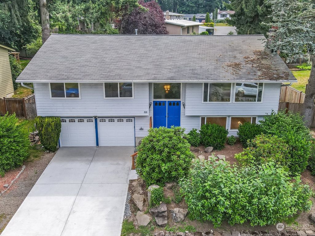 Photo of 15516 118th Place NE, Bothell, WA 98011 (MLS # 2134586)