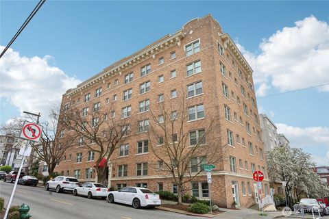 Photo of 505 E Denny Way #301, Seattle, WA 98122 (MLS # 2496327)