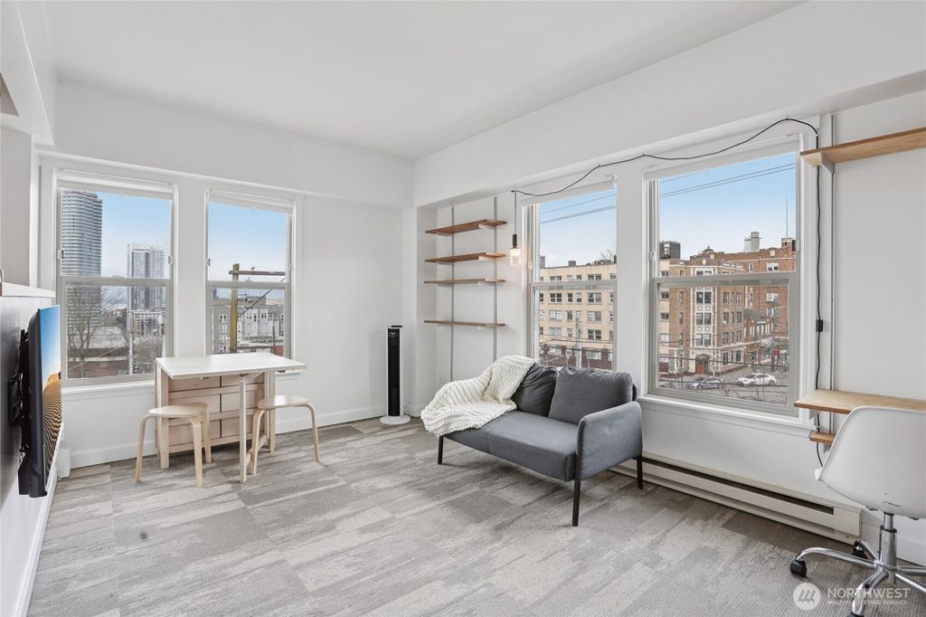 Photo of 505 E Denny Way #301, Seattle, WA 98122 (MLS # 2496327)