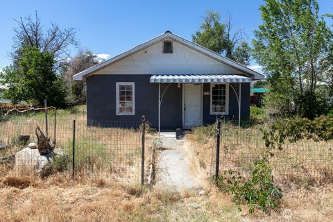 Photo of 722 Jackson Street, Omak, WA 98841 (MLS # 2520254)