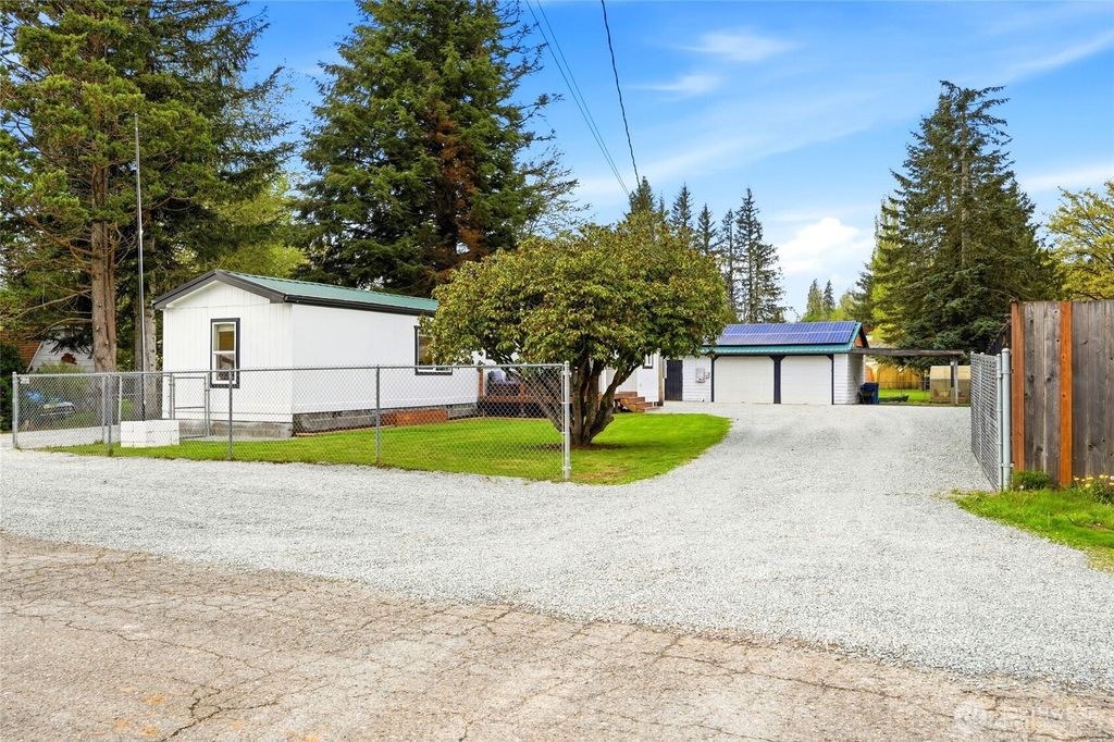 Photo of 915 Dyer Road, Sultan, WA 98294 (MLS # 2512669)