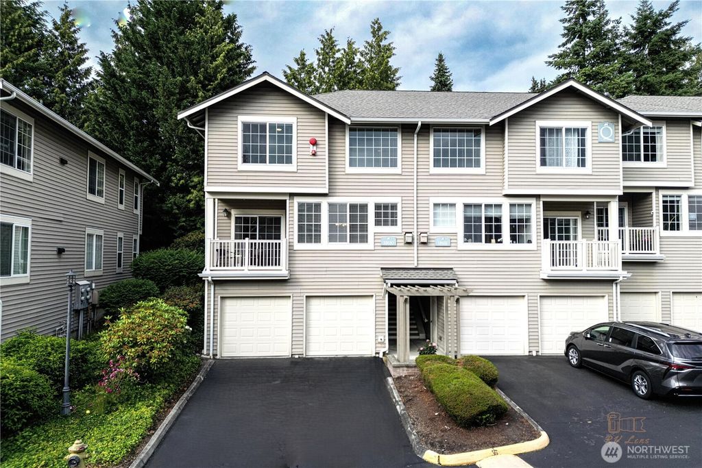 Photo of 18630 NE 57th Way, Redmond, WA 98052 (MLS # 2396224)