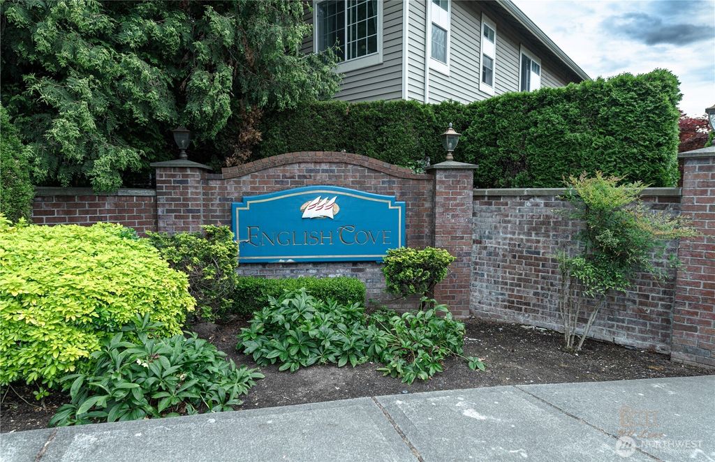 Photo of 18630 NE 57th Way, Redmond, WA 98052 (MLS # 2396224)