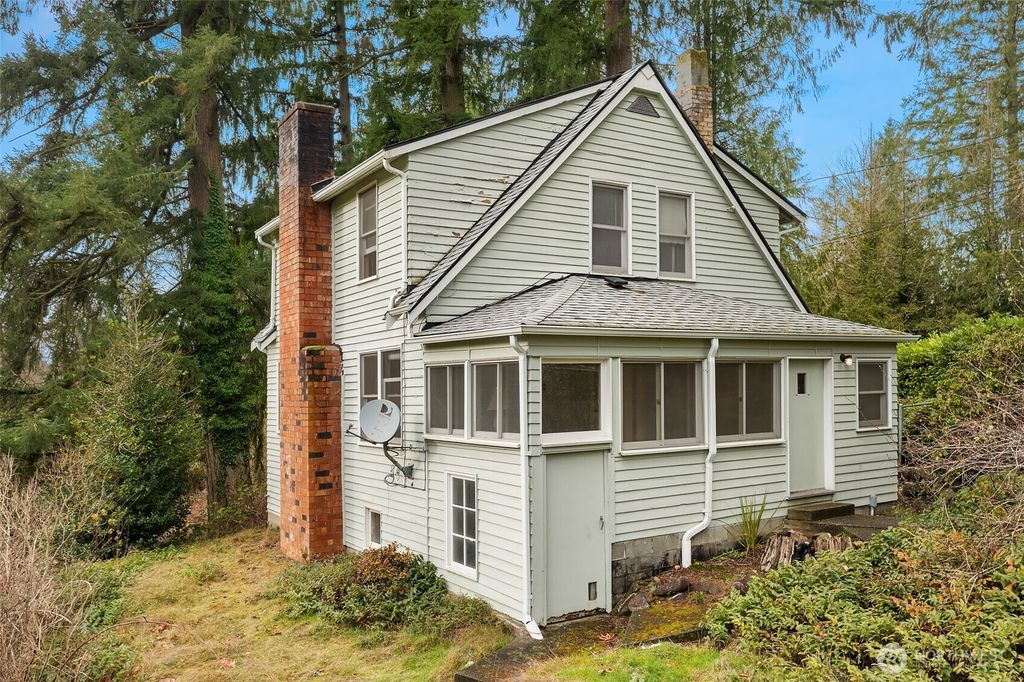 Photo of 23203 Upper Dorre Don Way SE, Maple Valley, WA 98038 (MLS # 2476076)