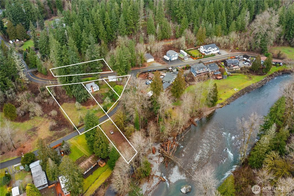 Photo of 23203 Upper Dorre Don Way SE, Maple Valley, WA 98038 (MLS # 2476076)