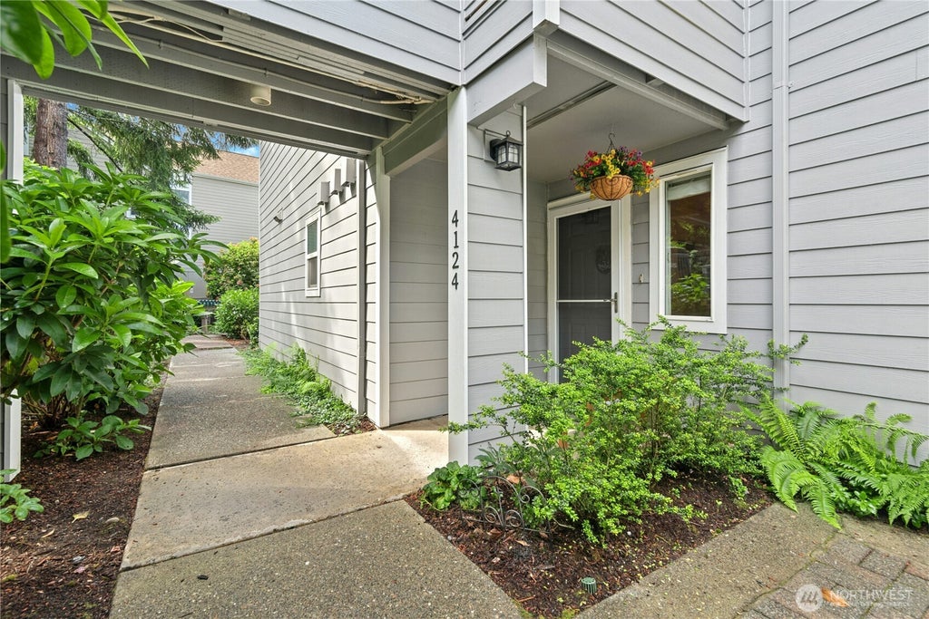 Photo of 4124 Providence Point Drive SE #1014, Issaquah, WA 98029 (MLS # 2539384)