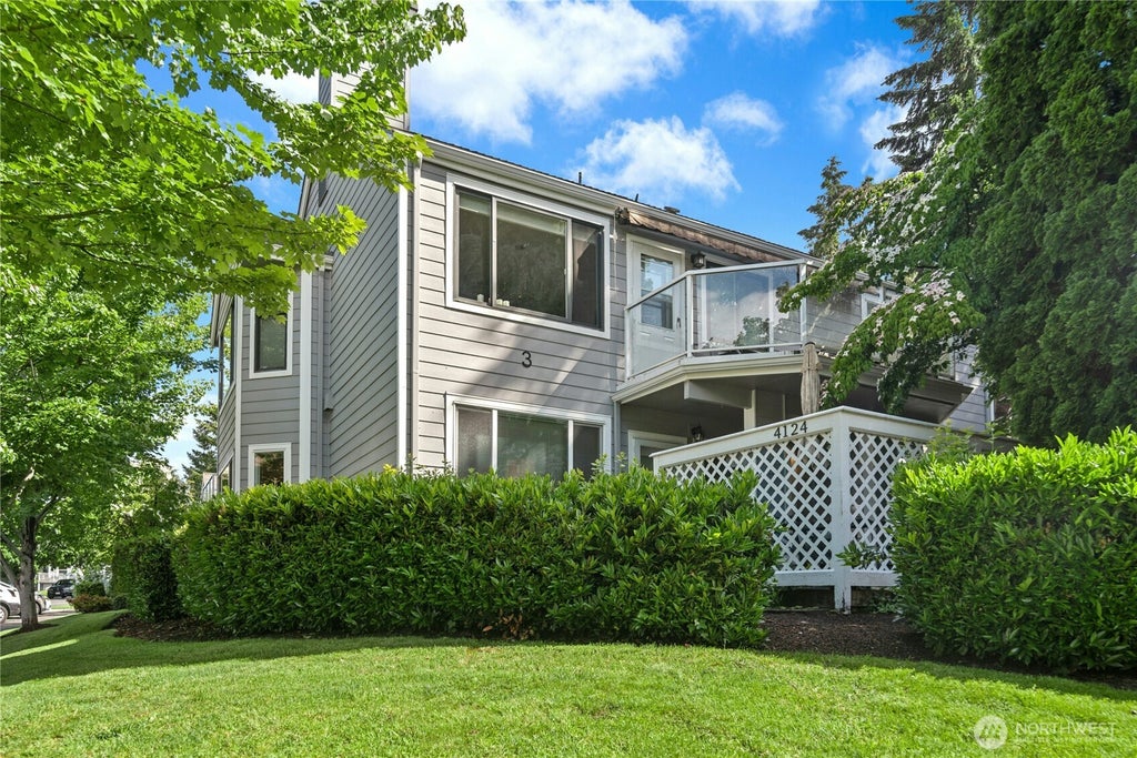 Photo of 4124 Providence Point Drive SE #1014, Issaquah, WA 98029 (MLS # 2539384)