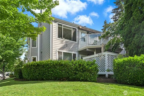 Photo of 4124 Providence Point Drive SE #1014, Issaquah, WA 98029 (MLS # 2539384)