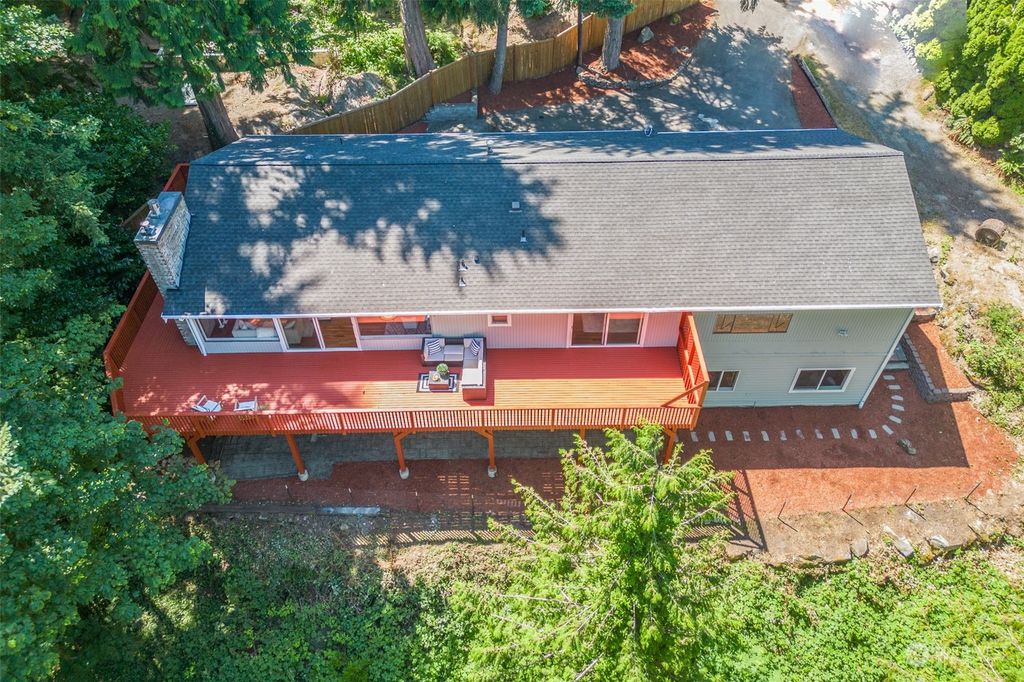 Photo of 621 SW Fernwood Street, Issaquah, WA 98027 (MLS # 2141333)