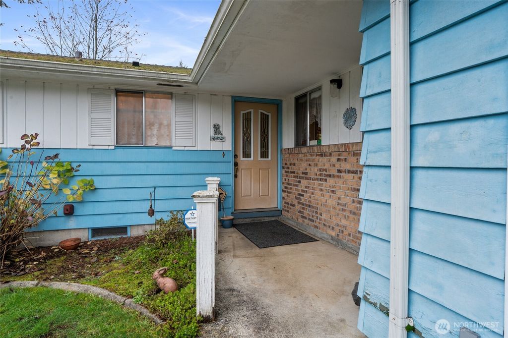 Photo of 10916 Lundstrom Drive SW, Lakewood, WA 98498 (MLS # 2460015)