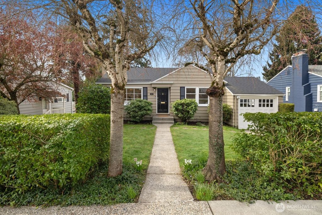 Photo of 6251 Vassar Avenue NE, Seattle, WA 98115 (MLS # 2469352)