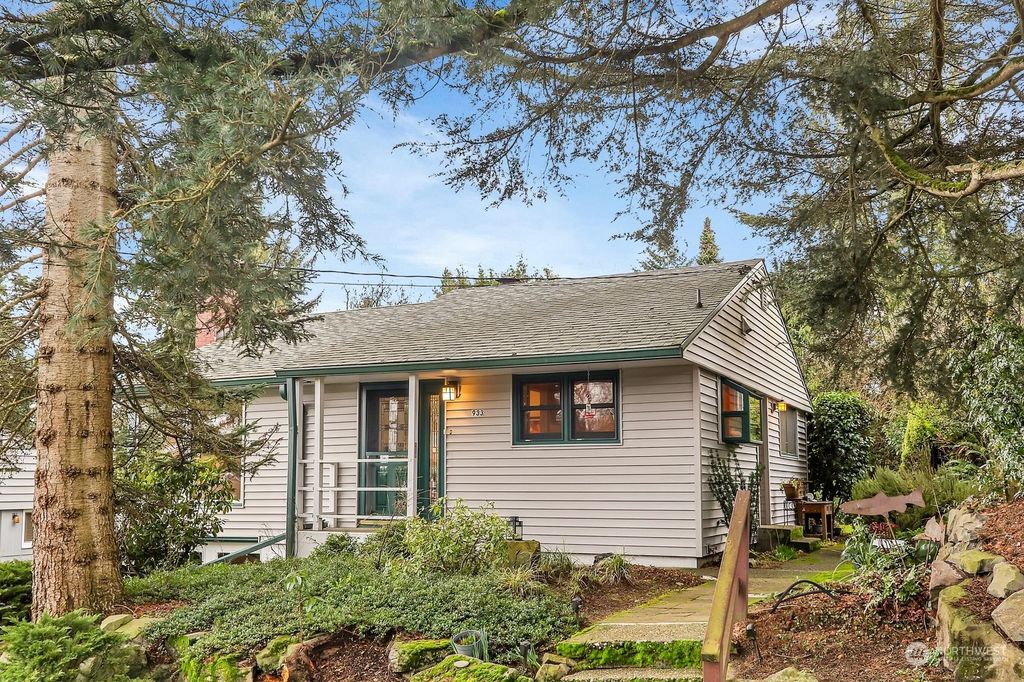 Photo of 933 NW 96th Street, Seattle, WA 98117 (MLS # 2195270)