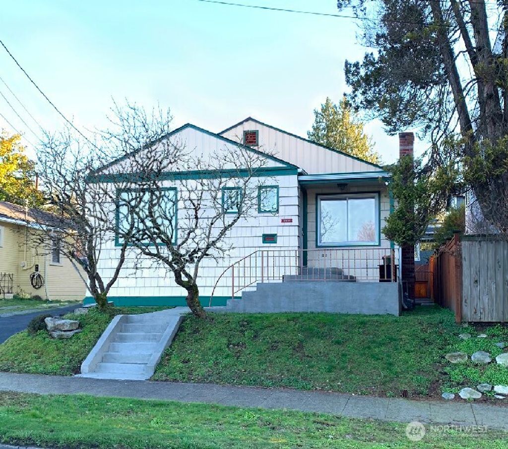 Photo of 3809 SW Admiral Way, Seattle, WA 98126 (MLS # 2341583)