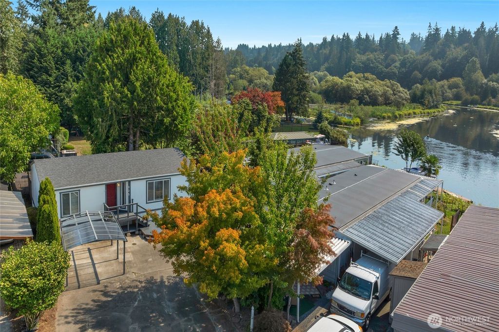 Photo of 7301 NE 175th St Street #335, Kenmore, WA 98028 (MLS # 2432983)