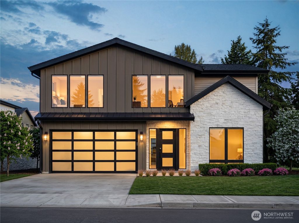 Photo of 621 13th Avenue W, Kirkland, WA 98033 (MLS # 2526561)