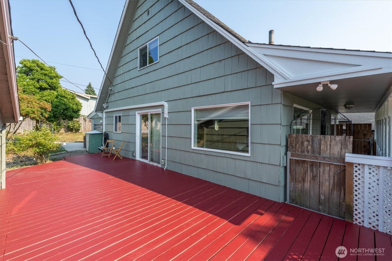 606 N 16th Avenue
