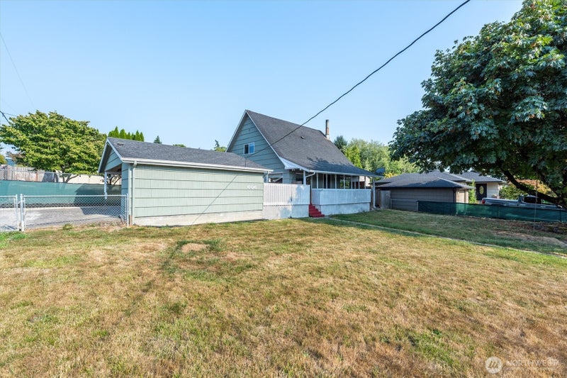606 N 16th Avenue