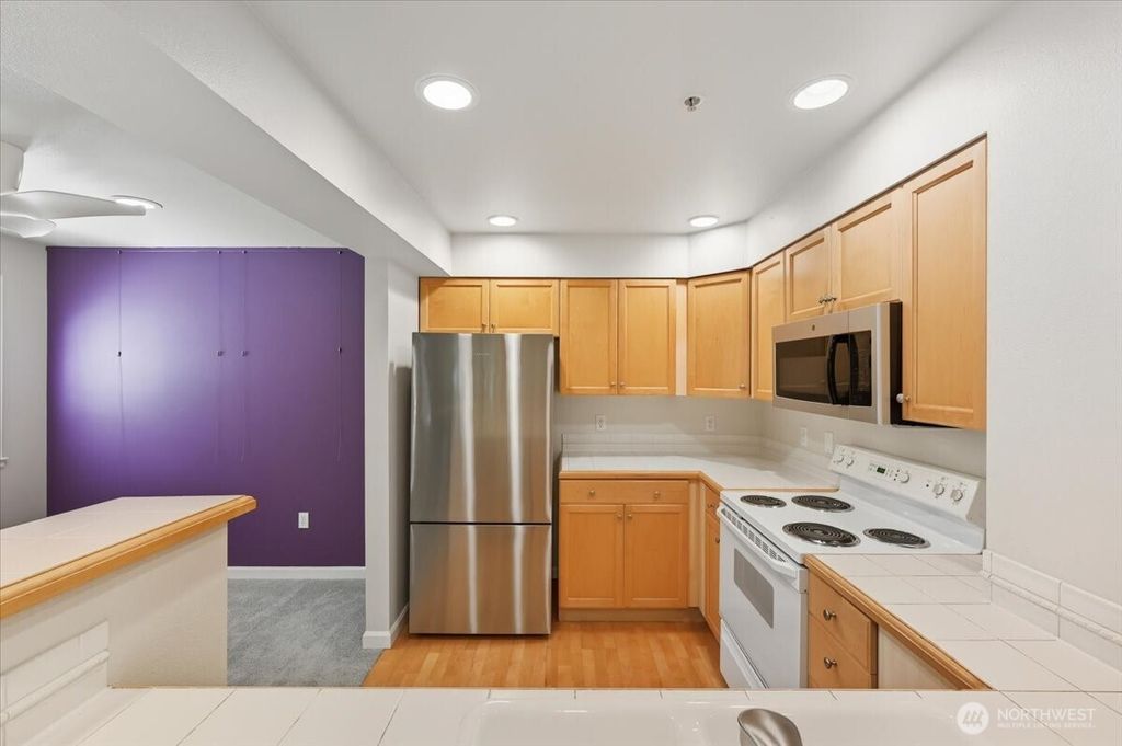 Photo of 2060 132nd Avenue SE #G601, Bellevue, WA 98005 (MLS # 2435999)
