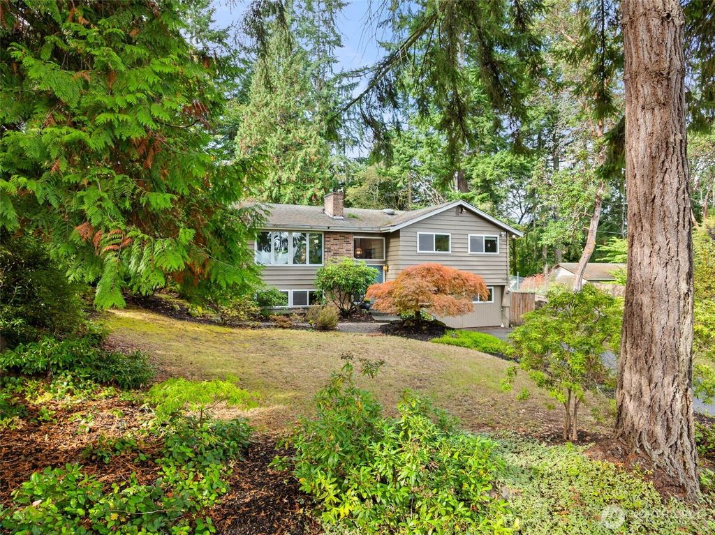 Photo of 17015 32nd Avenue NE, Lake Forest Park, WA 98155 (MLS # 2447758)