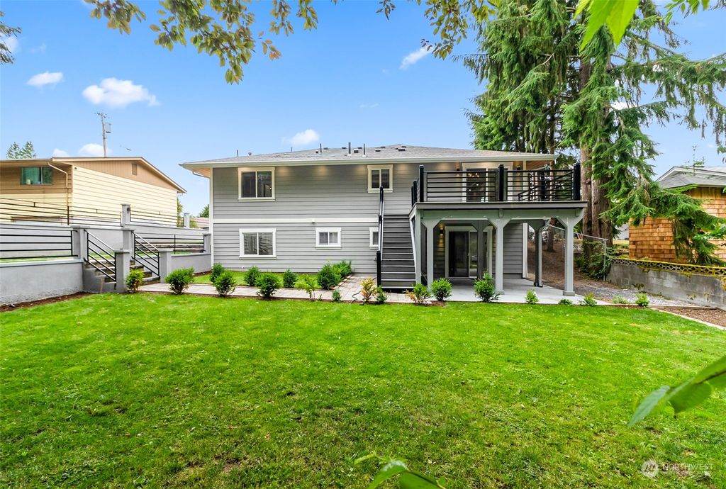 Photo of 5515 Beverly Lane, Everett, WA 98203 (MLS # 2272007)