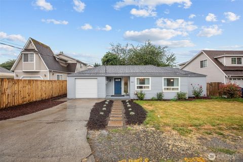 Photo of 12231 46th Avenue S, Tukwila, WA 98178 (MLS # 2555169)