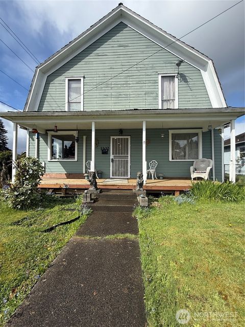 Photo of 1102 Water Street, Raymond, WA 98577 (MLS # 2516620)