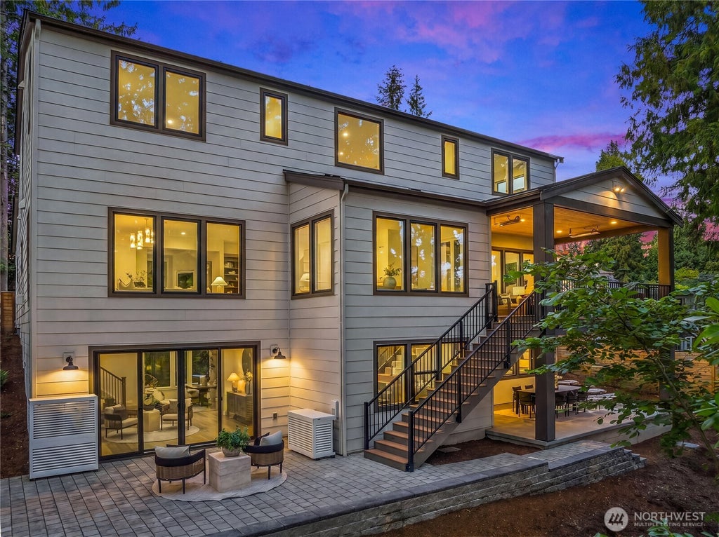 Photo of 1706 111th Avenue NE, Bellevue, WA 98004 (MLS # 2578126)