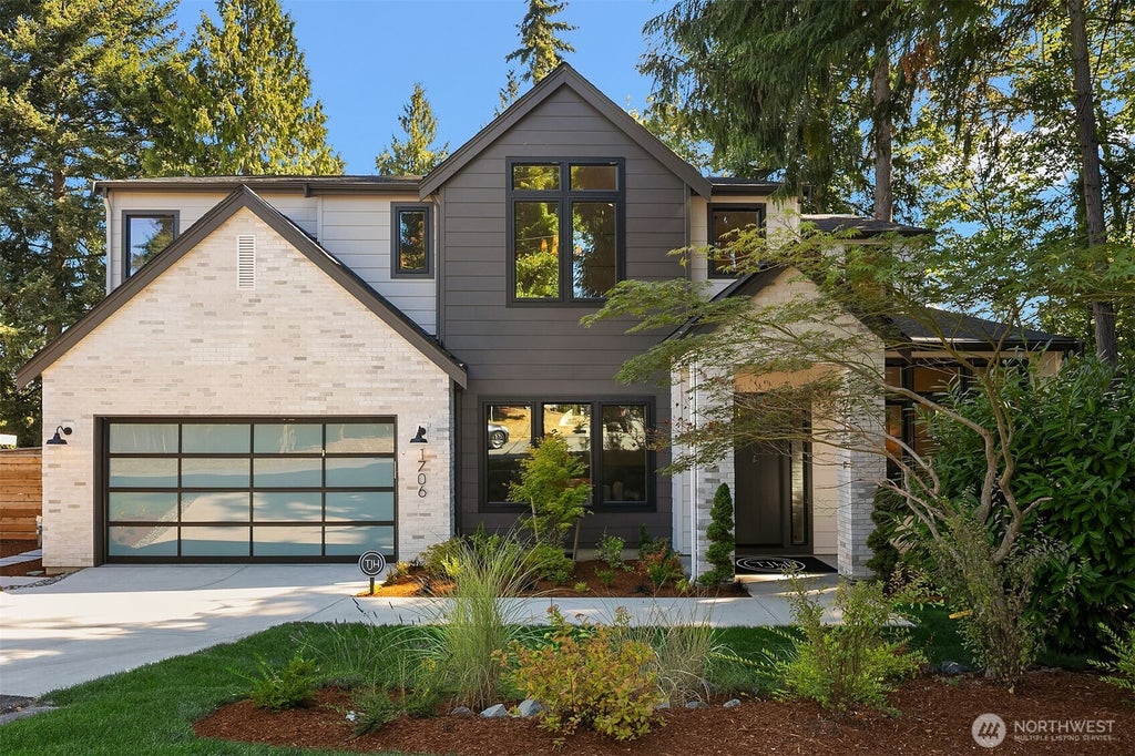 Photo of 1706 111th Avenue NE, Bellevue, WA 98004 (MLS # 2578126)