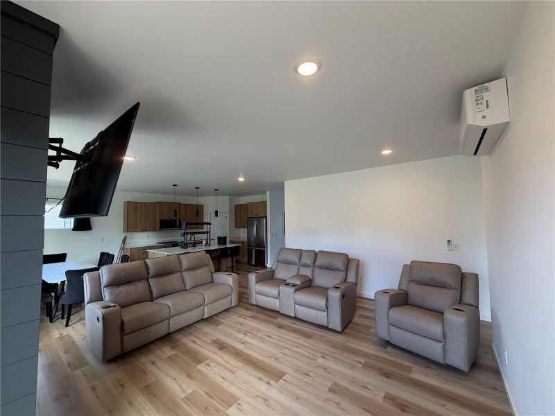 721 E 5th Street