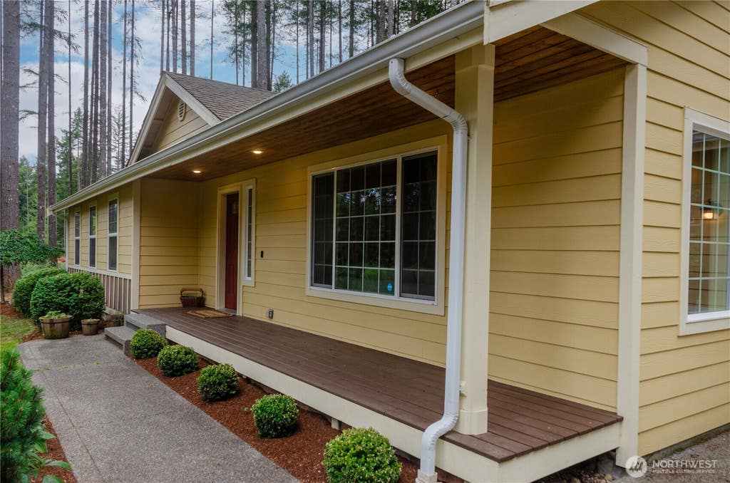 Photo of 14226 Timberwood Place SW, Port Orchard, WA 98367 (MLS # 2557114)