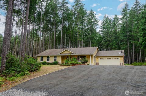 Photo of 14226 Timberwood Place SW, Port Orchard, WA 98367 (MLS # 2557114)