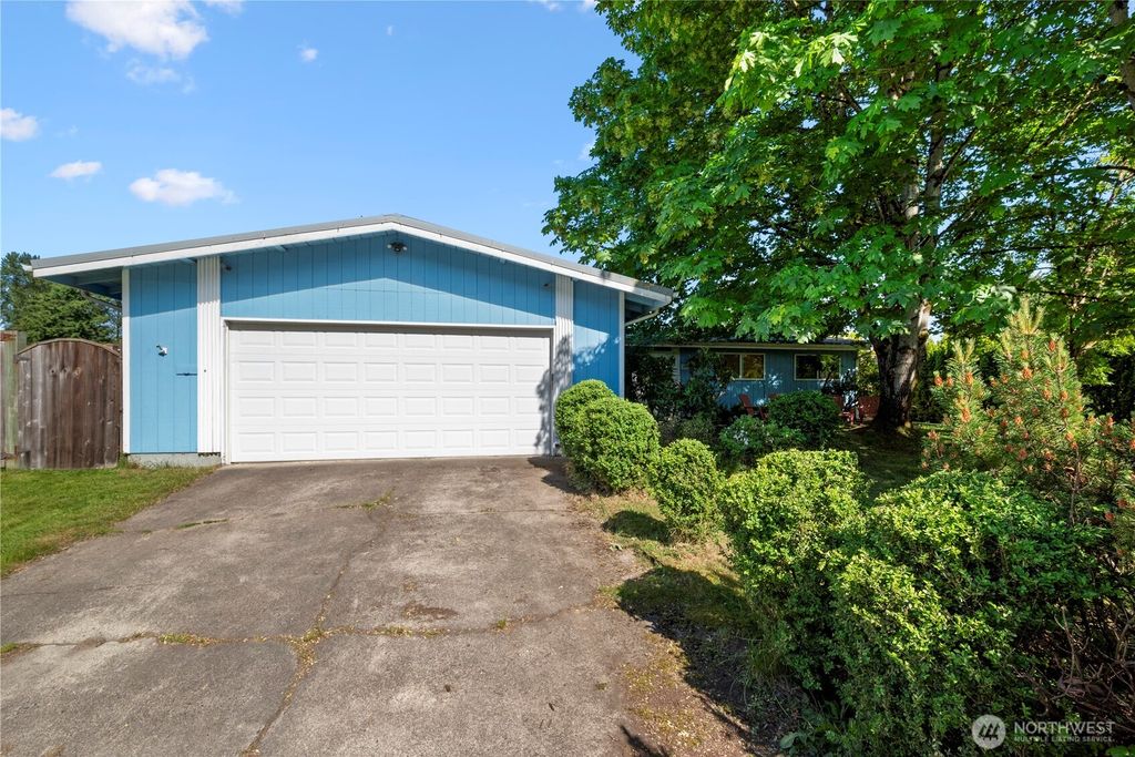 Photo of 22412 110th Avenue SE, Kent, WA 98031 (MLS # 2379204)