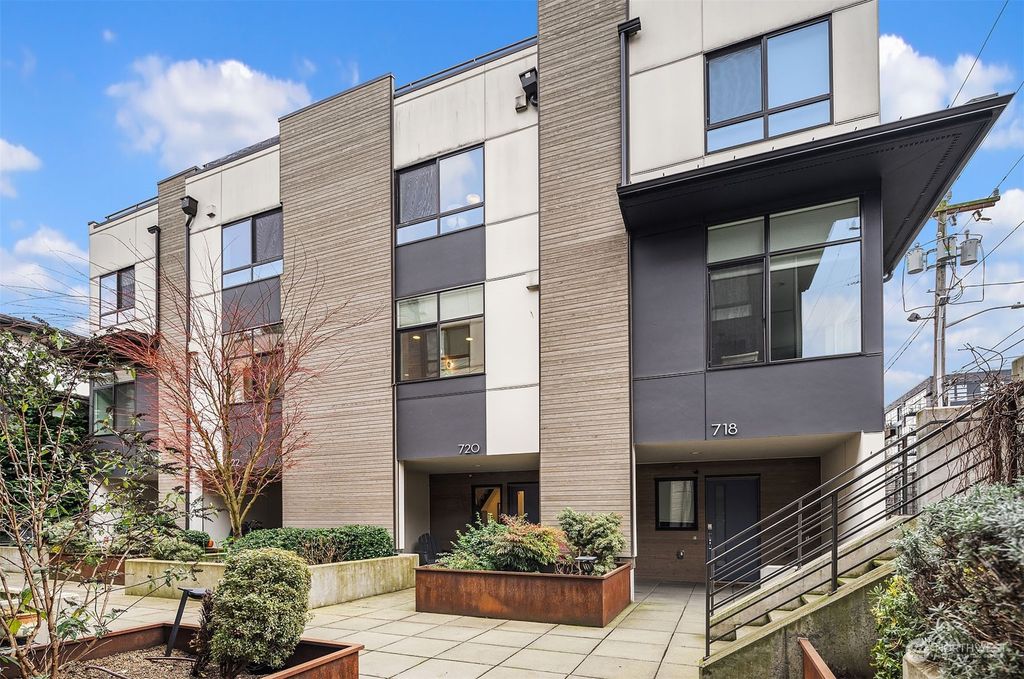 Photo of 720 3rd Ave Ave N, Seattle, WA 98109 (MLS # 2284548)