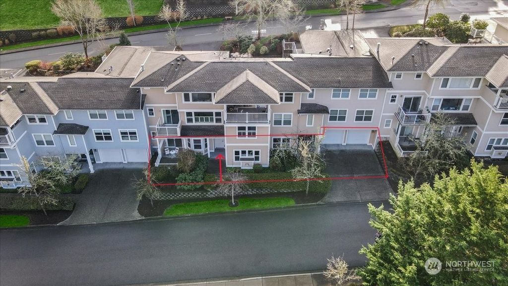 Photo of 22629 SE 44th Place, Issaquah, WA 98029 (MLS # 2189861)