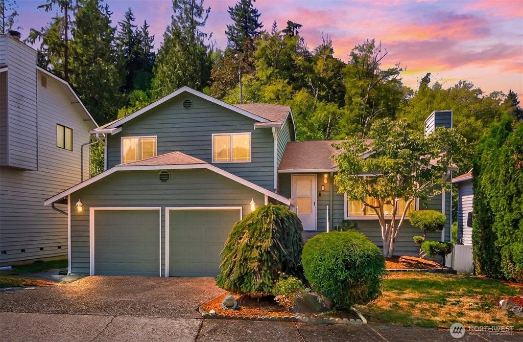 Photo of 1520 51st Place SW, Everett, WA 98203 (MLS # 2579254)
