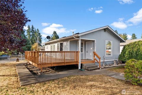 Photo of 633 E Arcadia Street, Shelton, WA 98584 (MLS # 2439668)