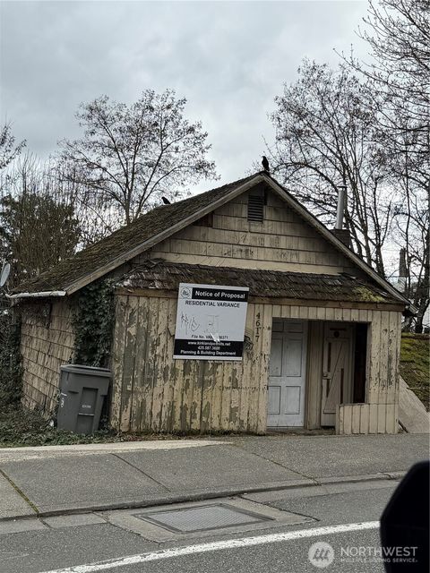 Photo of 4617 Lake Washington Boulevard NE, Kirkland, WA 98033 (MLS # 2498083)