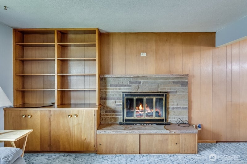 4012 W Deschutes Avenue