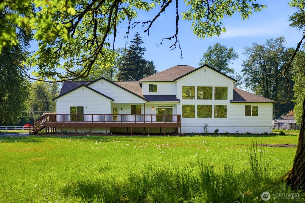 Photo of 230 Conine Street SE, Olympia, WA 98513 (MLS # 2573625)