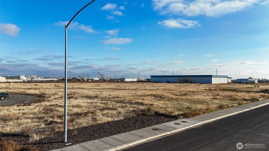 Photo of 0 NNA Silva Parcel E Street, Moses Lake, WA 98837 (MLS # 2459674)