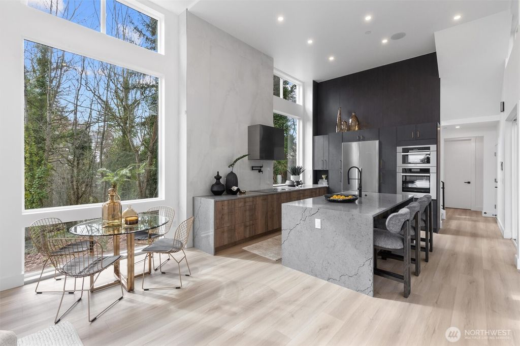 Photo of 11905 89th Avenue NE, Kirkland, WA 98034 (MLS # 2490629)