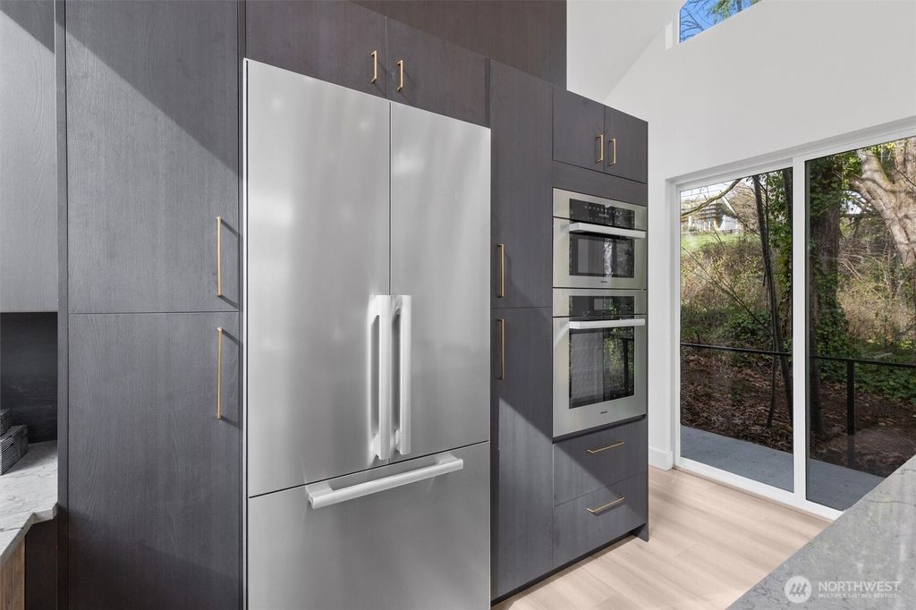 Photo of 11905 89th Avenue NE, Kirkland, WA 98034 (MLS # 2490629)