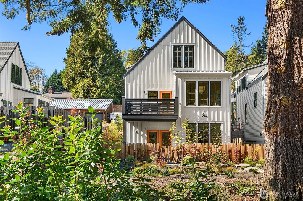 Photo of 2216 NE 125th Street, Seattle, WA 98125 (MLS # 2445723)