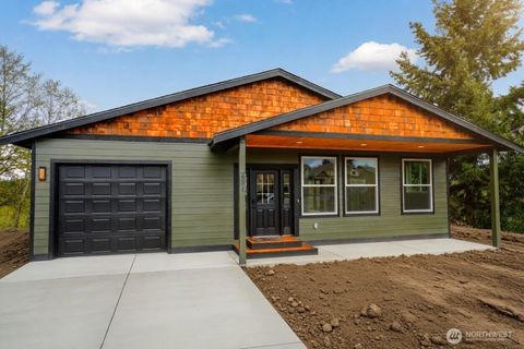 Photo of 254 Skyler Way, Eatonville, WA 98328 (MLS # 2469884)