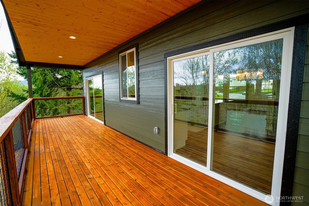 Photo of 254 Skyler Way, Eatonville, WA 98328 (MLS # 2469884)