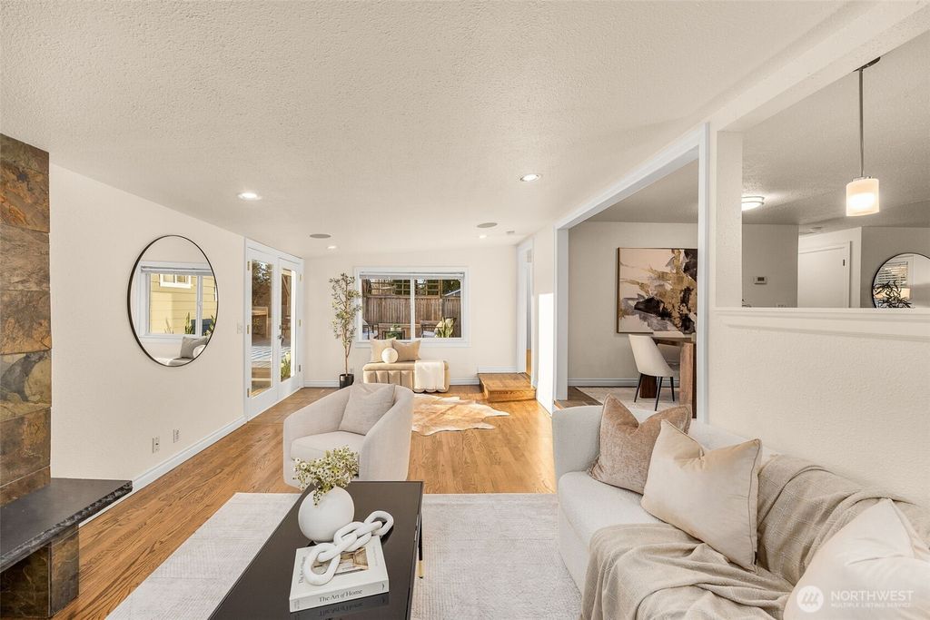 Photo of 12621 156th Avenue SE, Renton, WA 98059 (MLS # 2492991)