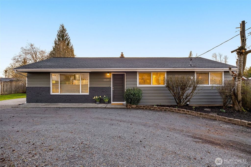 Photo of 12621 156th Avenue SE, Renton, WA 98059 (MLS # 2492991)