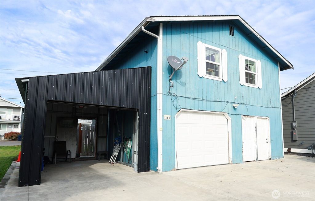 Photo of 136 First Street, Sumas, WA 98295 (MLS # 2444193)