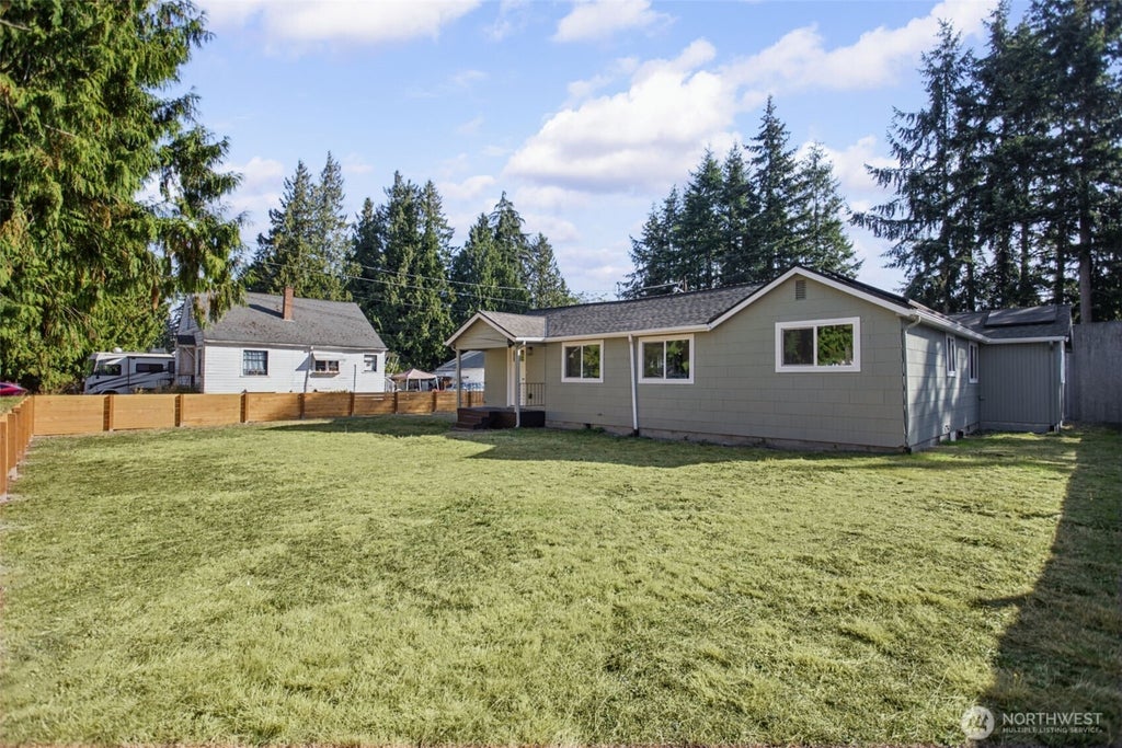 Photo of 7425 Mcdougall Avenue, Everett, WA 98203 (MLS # 2584893)