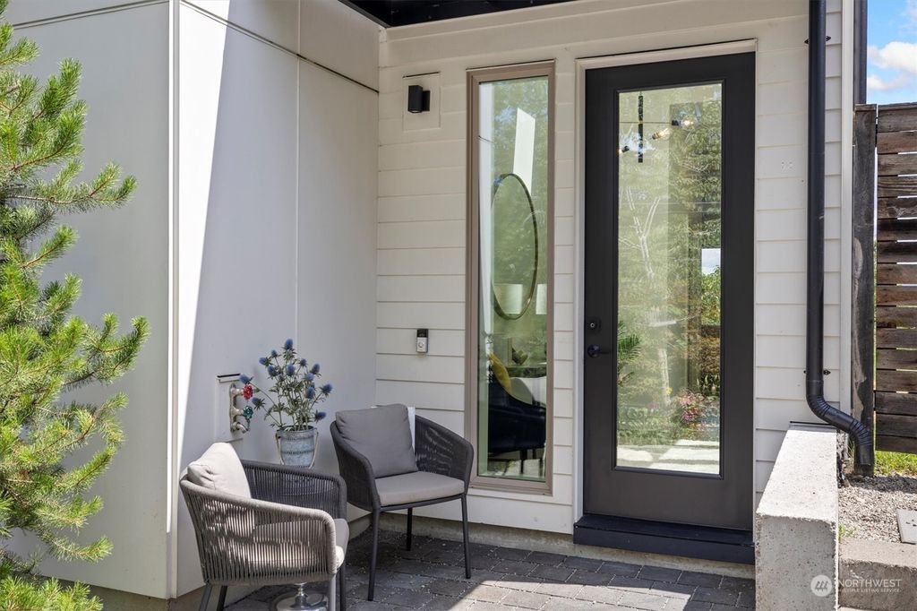 Photo of 4528 33rd Avenue S, Seattle, WA 98118 (MLS # 2307449)